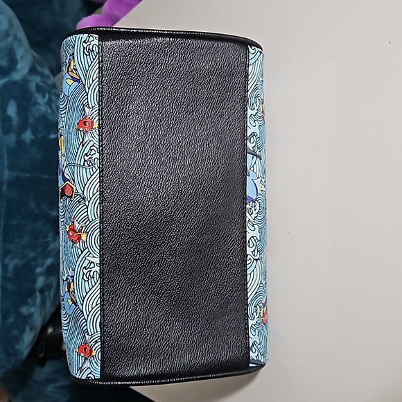 Loungefly Gyarados Magikarp Barrel Bag RARE - Picture 3 of 9